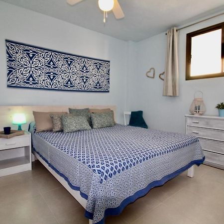 Agradable Apartamento Con Terraza En Formentera Es Pujols Buitenkant foto