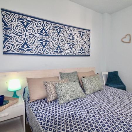 Agradable Apartamento Con Terraza En Formentera Es Pujols Buitenkant foto