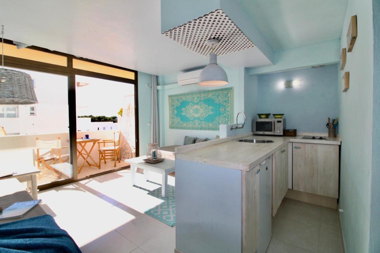Agradable Apartamento Con Terraza En Formentera Es Pujols Buitenkant foto