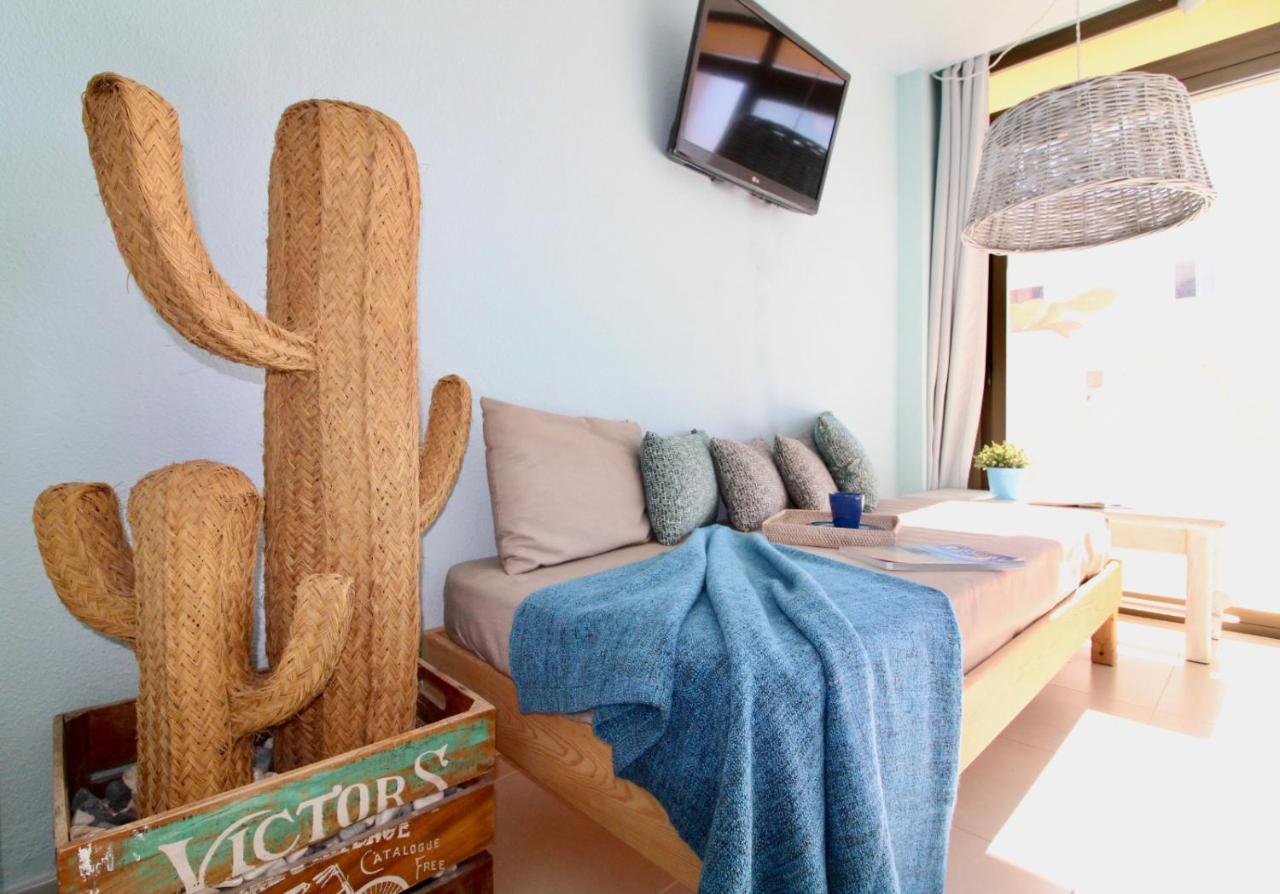 Agradable Apartamento Con Terraza En Formentera Es Pujols Buitenkant foto
