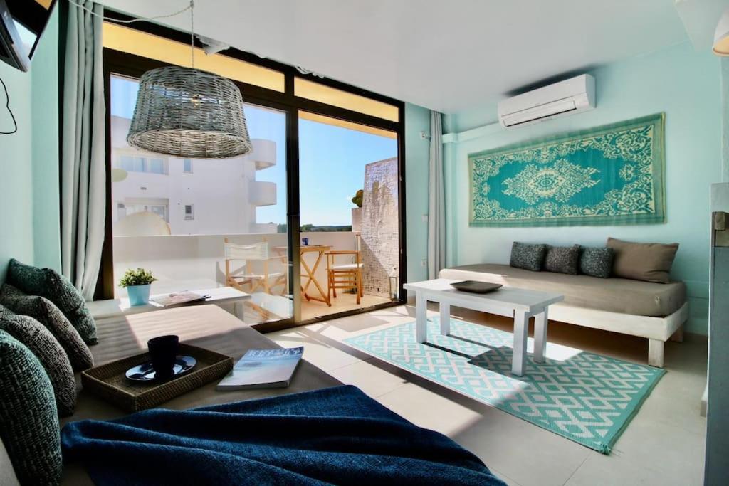 Agradable Apartamento Con Terraza En Formentera Es Pujols Buitenkant foto