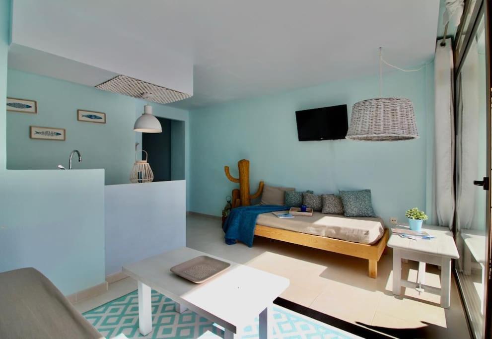 Agradable Apartamento Con Terraza En Formentera Es Pujols Buitenkant foto