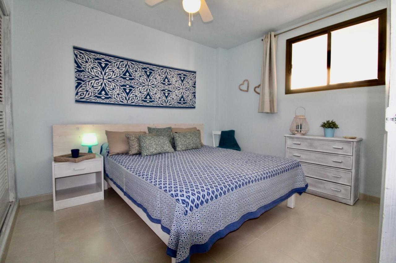 Agradable Apartamento Con Terraza En Formentera Es Pujols Buitenkant foto